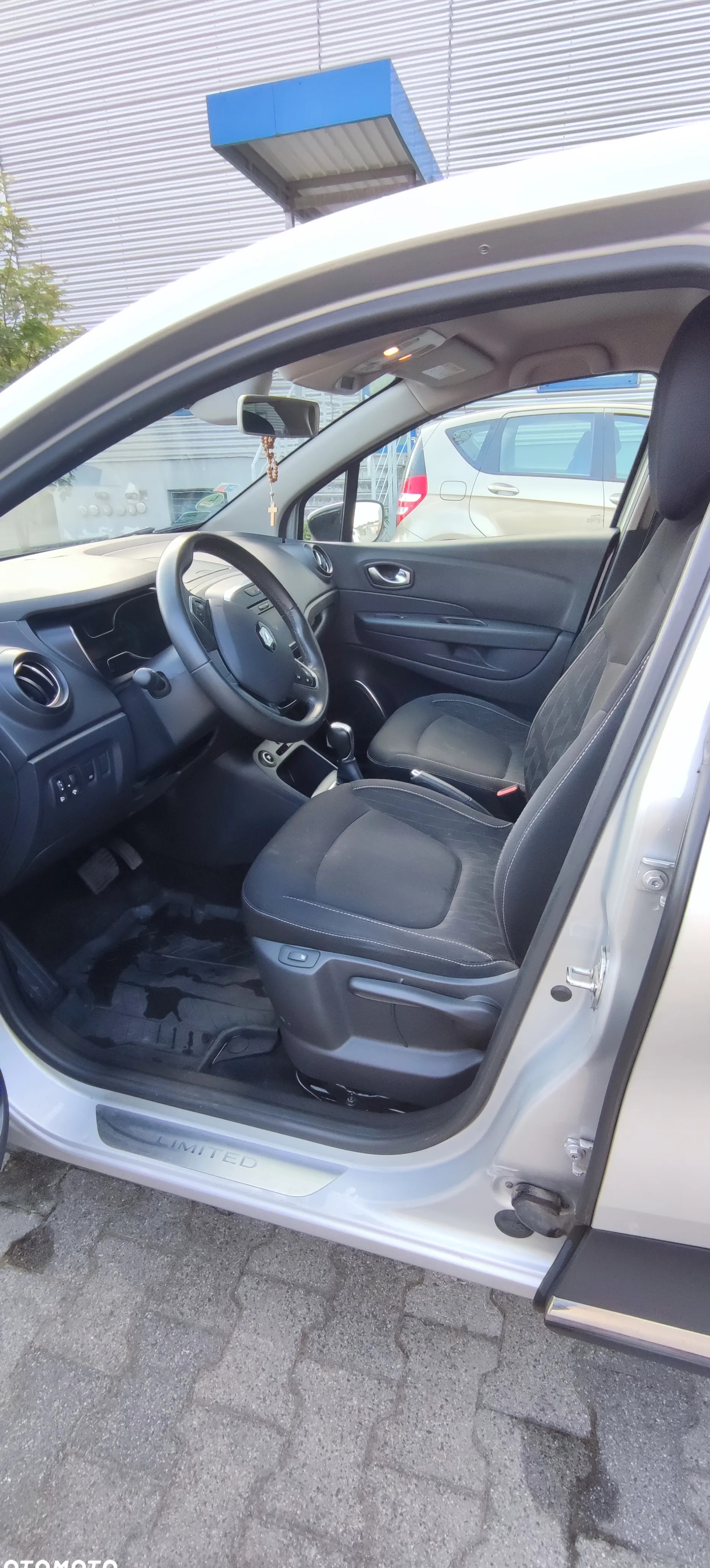 Renault Captur cena 54000 przebieg: 127000, rok produkcji 2018 z Szczecin małe 67